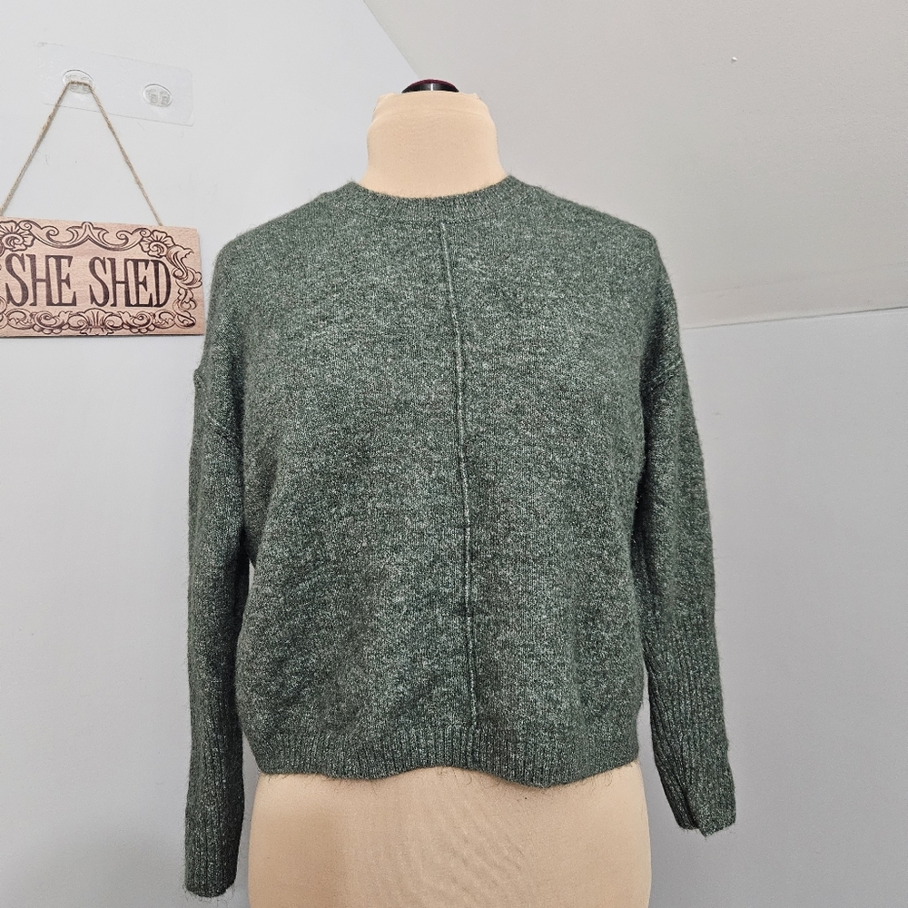 Legendary Outfitters Green‎ Knit Sweater Medium Cozy Crewneck Pullover Fall Warm